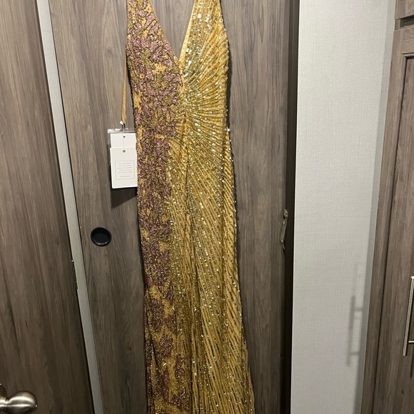 Mac Duggal long sleeveless sequin gown - Picture 5 of 11